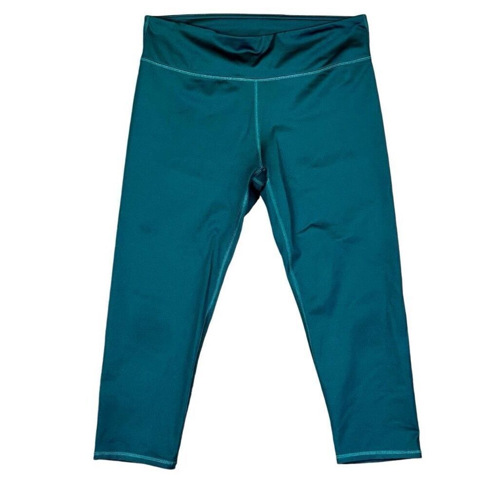 Fabletics Green Capri Activewear Pants Small